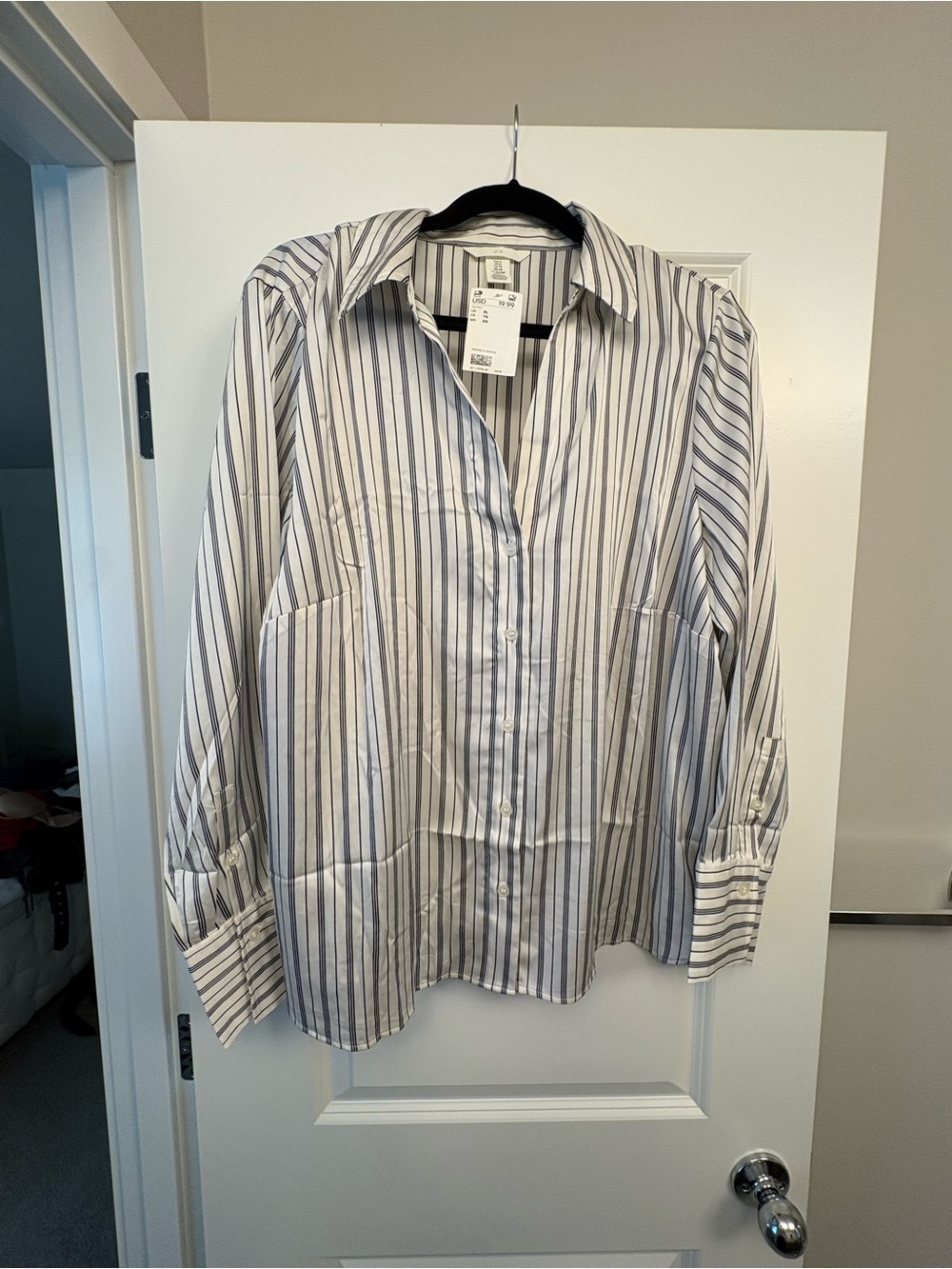 H&M White and Blue Vertical Stripe Casual Button-Down Shirt